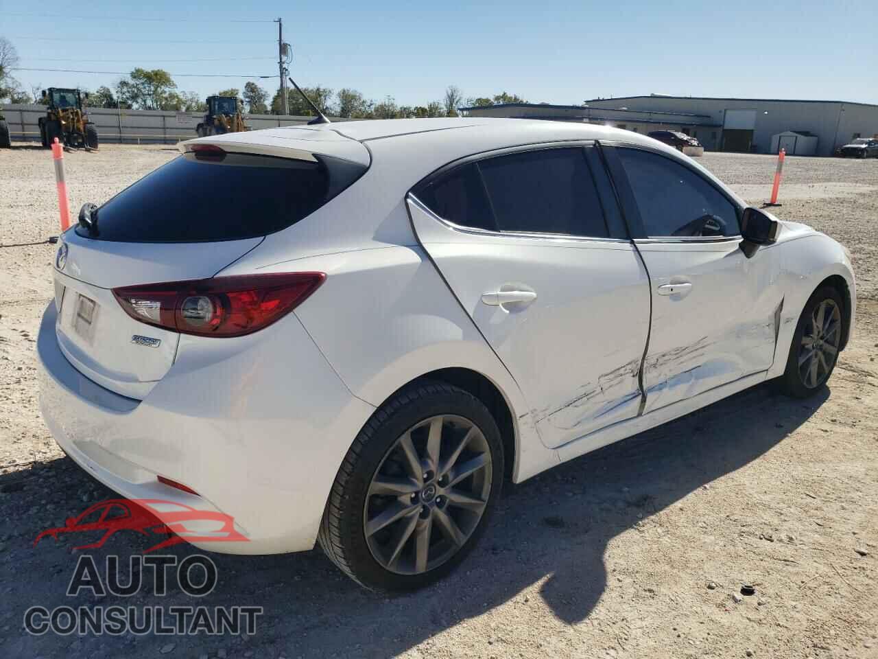 MAZDA 3 2018 - 3MZBN1L33JM200159