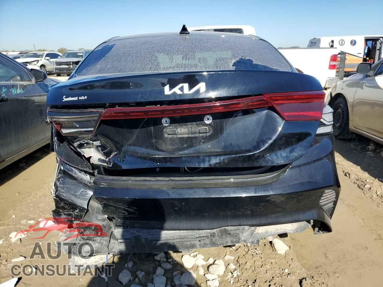 KIA FORTE 2023 - 3KPF24AD5PE676085
