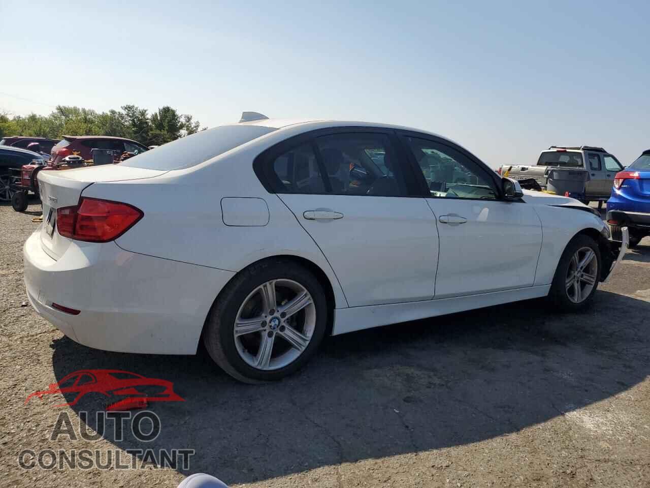 BMW 3 SERIES 2013 - WBA3A5G51DNP25203