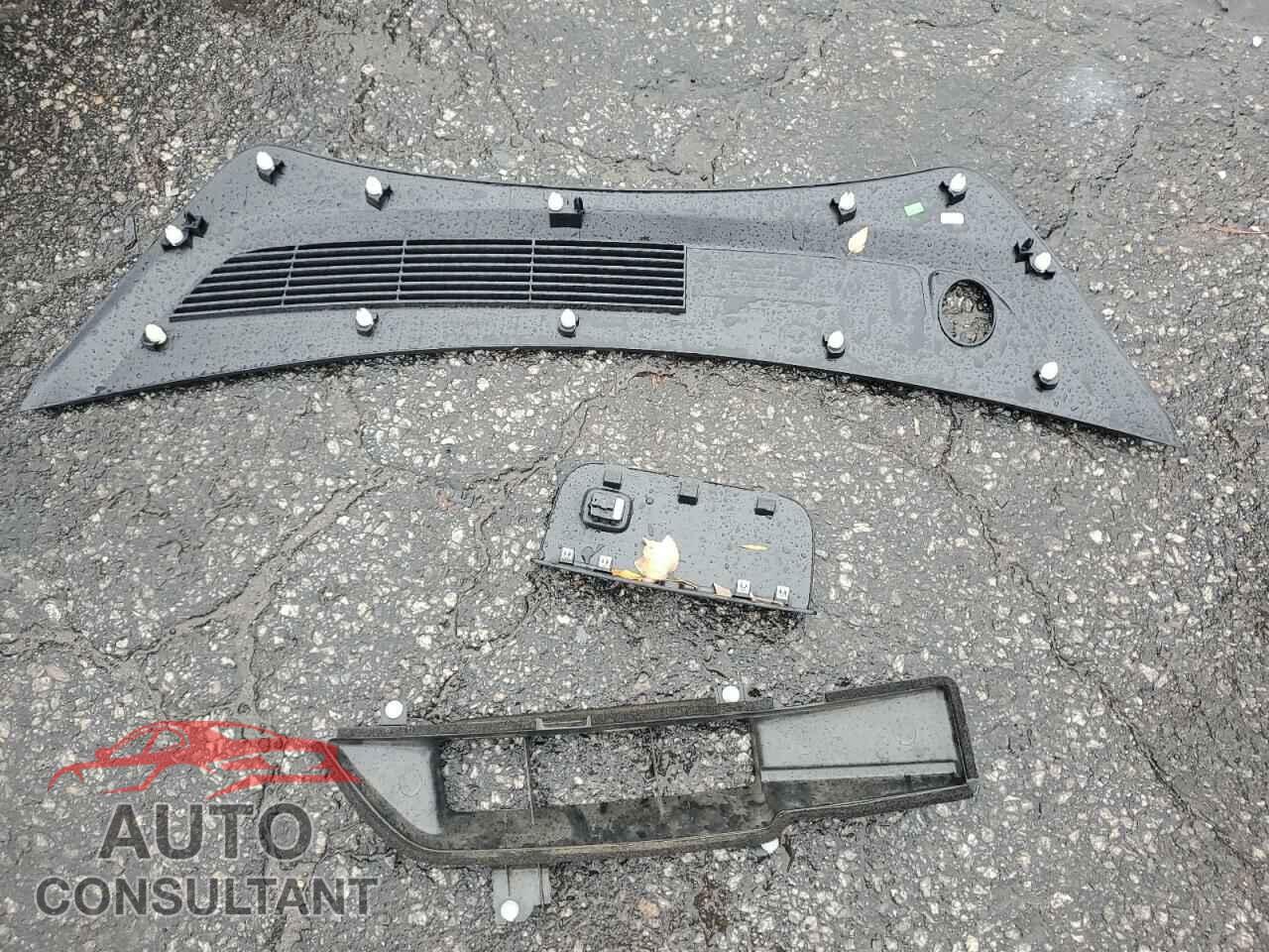 TESLA MODEL 3 2019 - 5YJ3E1EB0KF437015