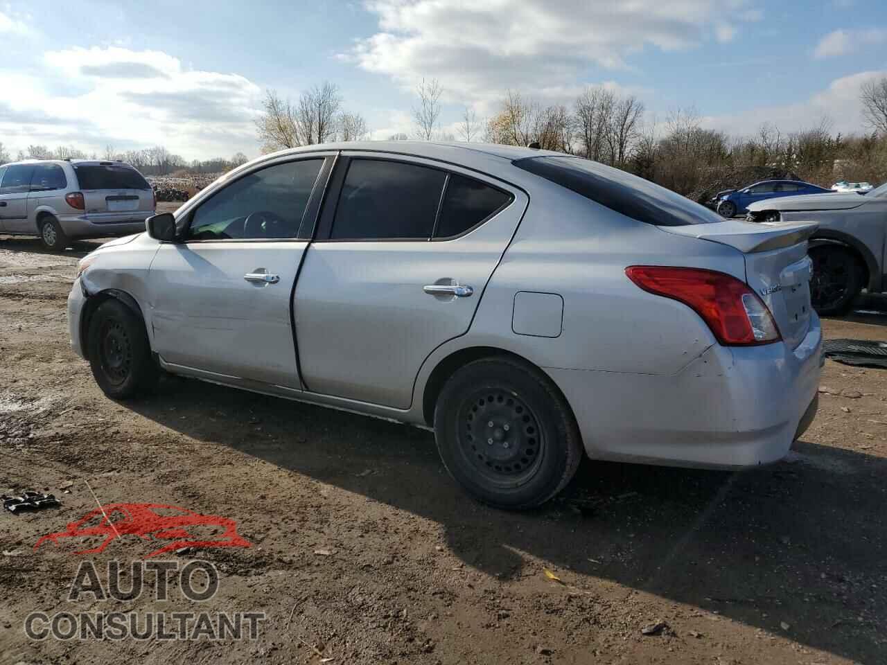 NISSAN VERSA 2017 - 3N1CN7AP0HK467347