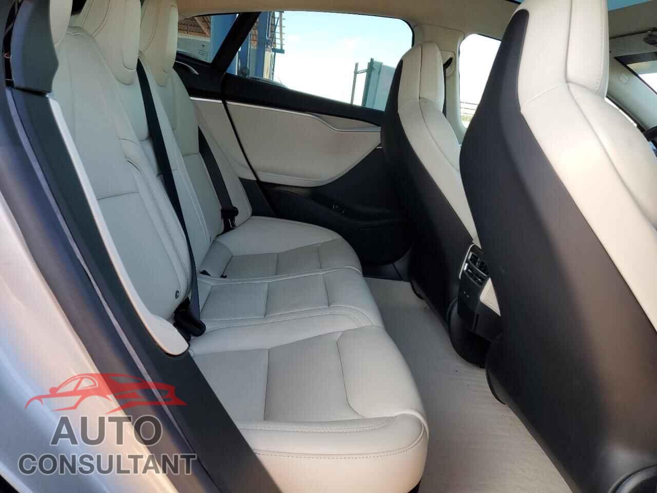 TESLA MODEL S 2018 - 5YJSA1E25JF252562