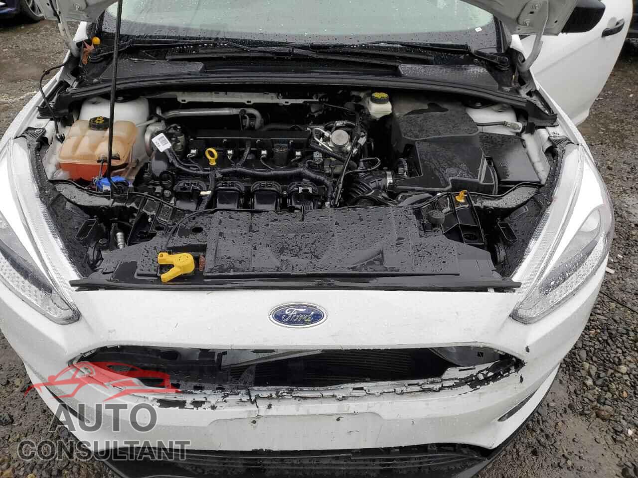 FORD FOCUS 2017 - 1FADP3E29HL223534