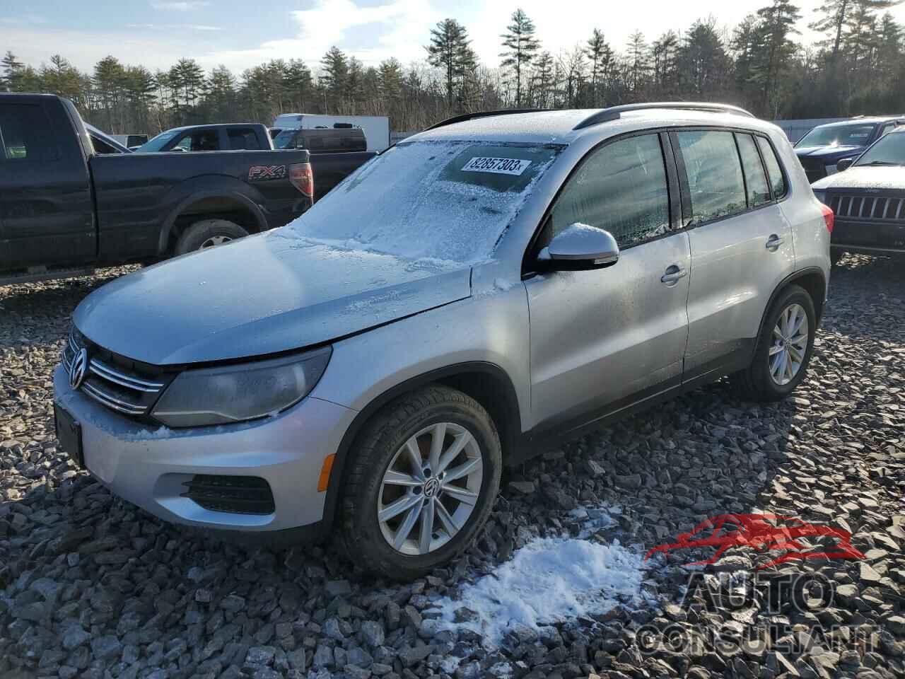 VOLKSWAGEN TIGUAN 2017 - WVGBV7AX3HK049221