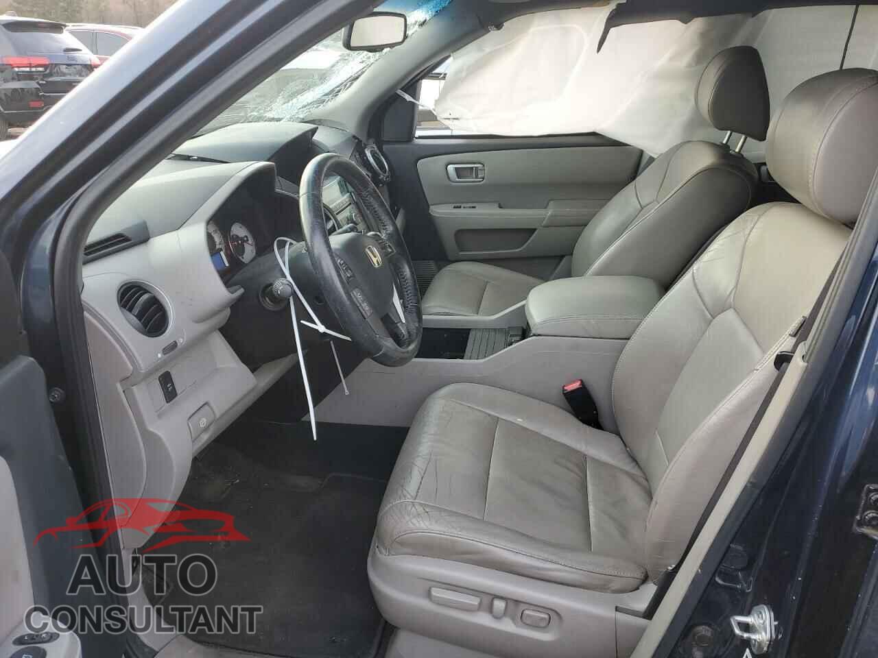 HONDA PILOT 2011 - 5FNYF3H74BB013584