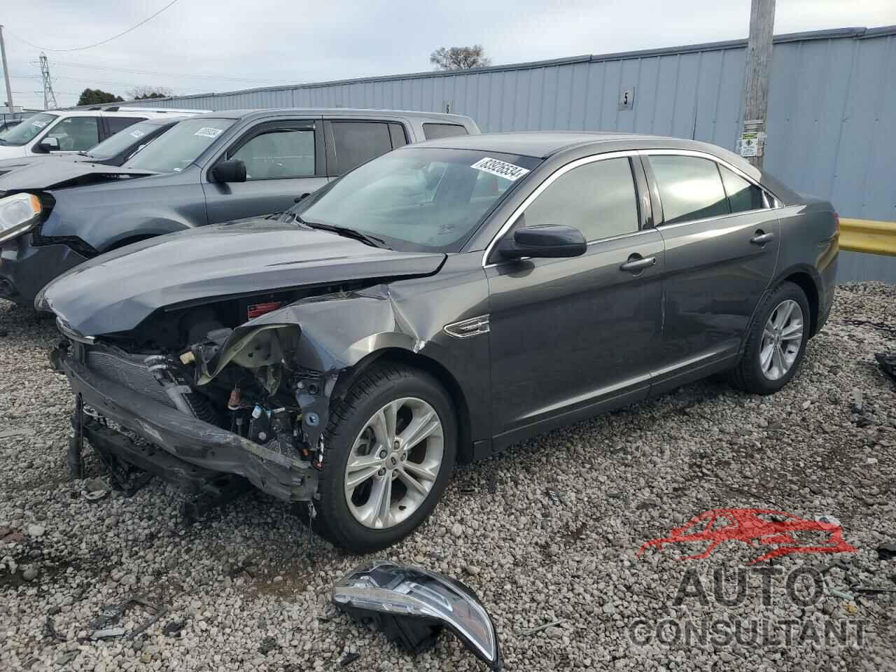 FORD TAURUS 2018 - 1FAHP2E88JG100905