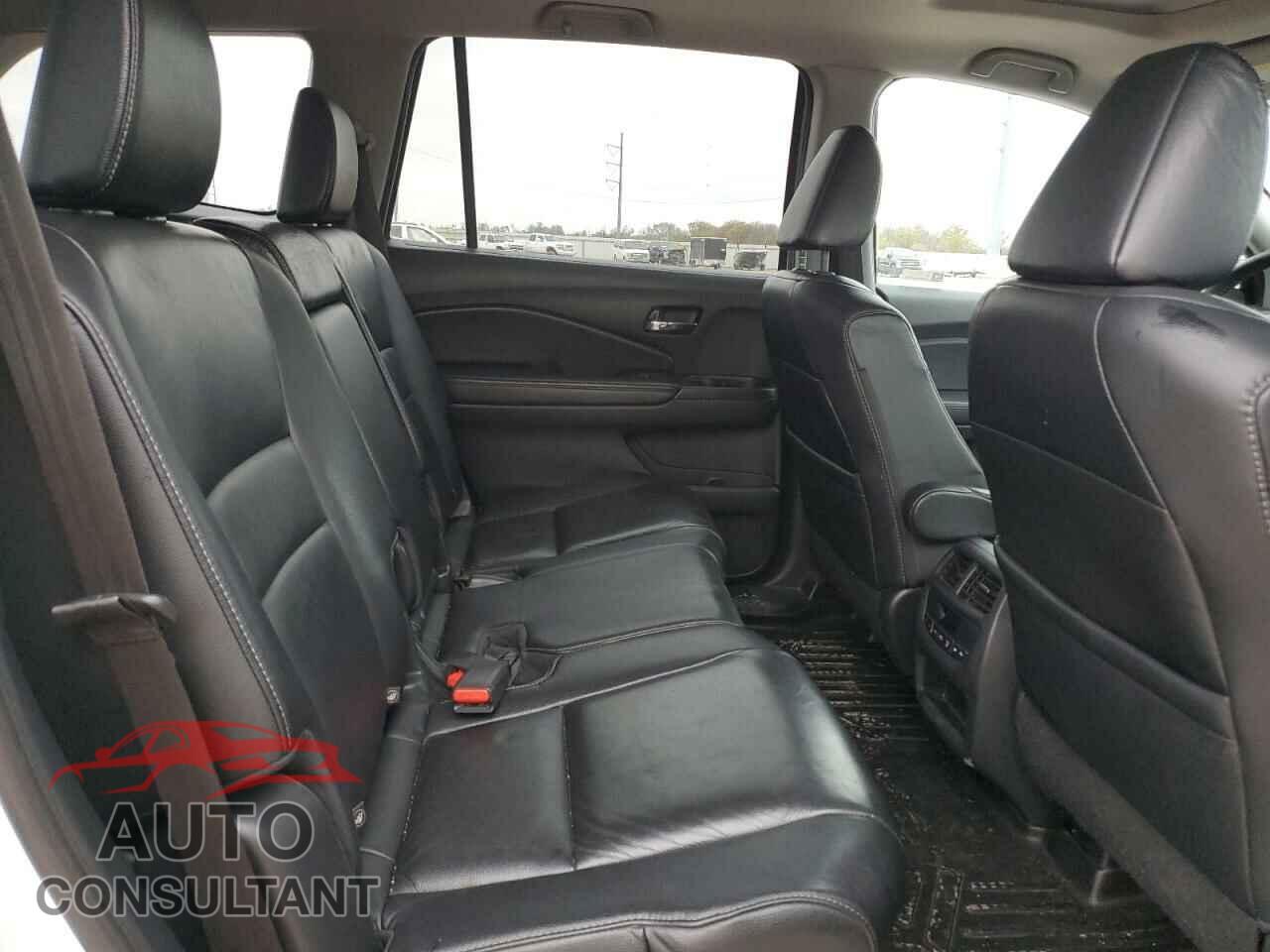 HONDA PILOT 2017 - 5FNYF5H55HB044264