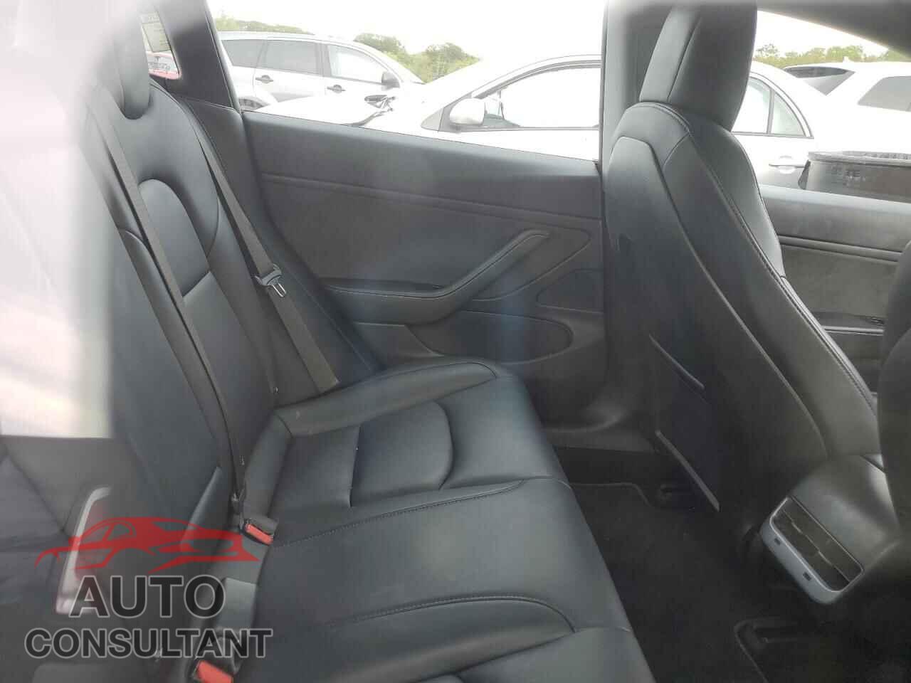 TESLA MODEL 3 2018 - 5YJ3E1EB8JF121750