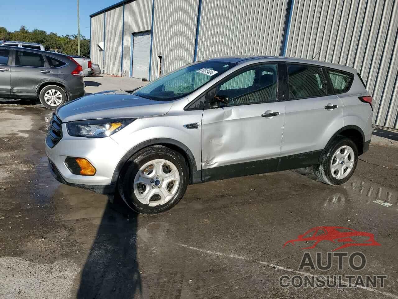 FORD ESCAPE 2018 - 1FMCU0F72JUD55134