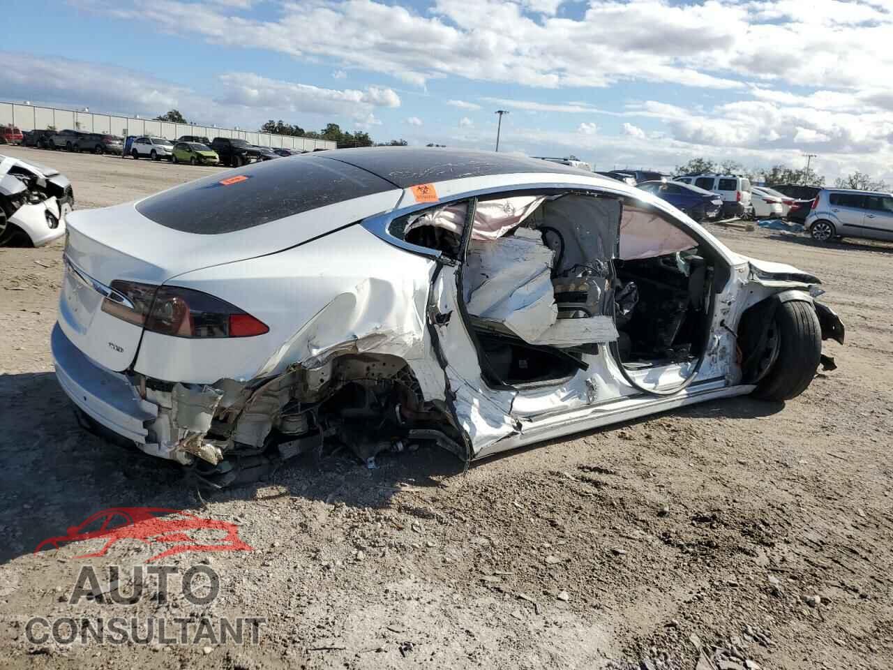 TESLA MODEL S 2017 - 5YJSA1E25HF192499