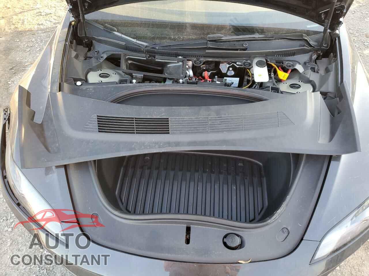 TESLA MODEL 3 2024 - 5YJ3E1EA1RF846593