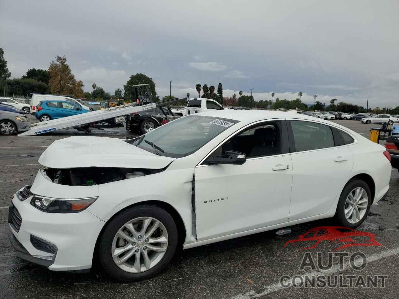 CHEVROLET MALIBU 2018 - 1G1ZD5ST1JF272483