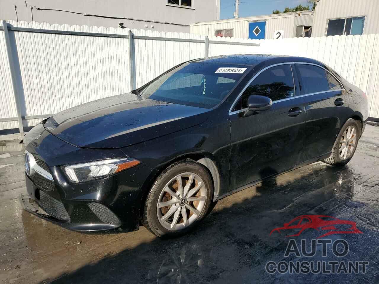 MERCEDES-BENZ A-CLASS 2019 - WDD3G4EB6KW022844
