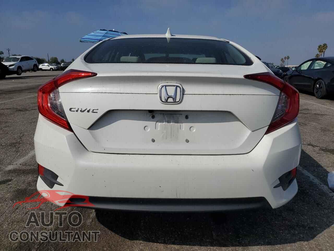 HONDA CIVIC 2018 - 19XFC2F77JE207107
