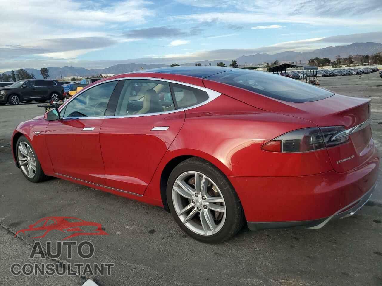 TESLA MODEL S 2013 - 5YJSA1AG6DFP08252