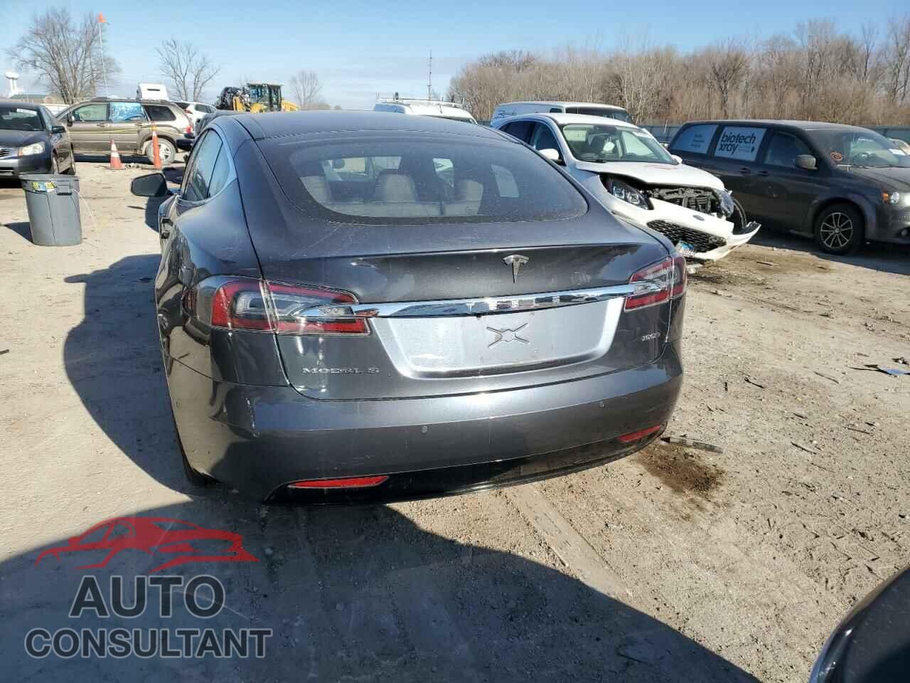 TESLA MODEL S 2018 - 5YJSA1E26JF266485