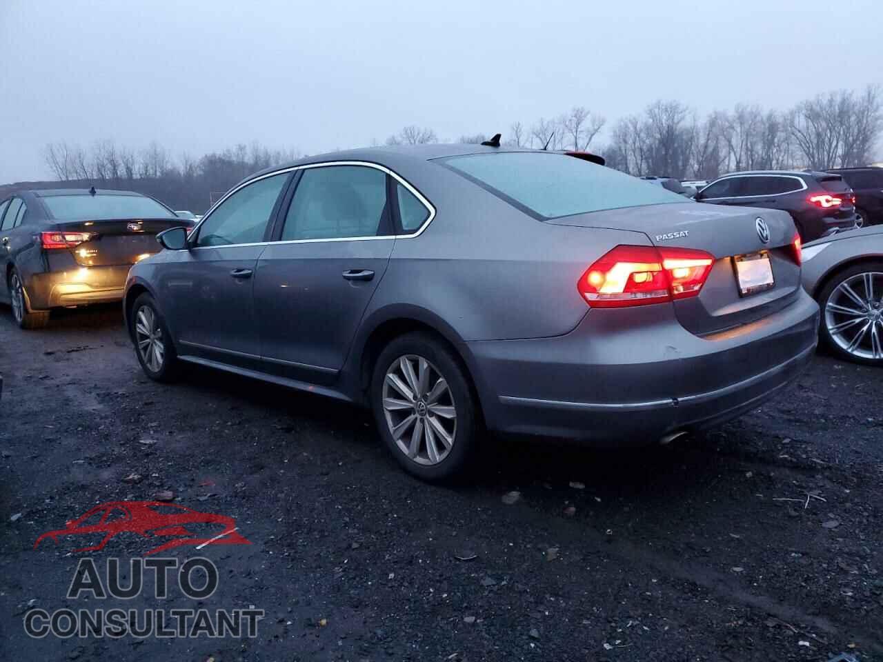 VOLKSWAGEN PASSAT 2012 - 1VWCP7A33CC082672