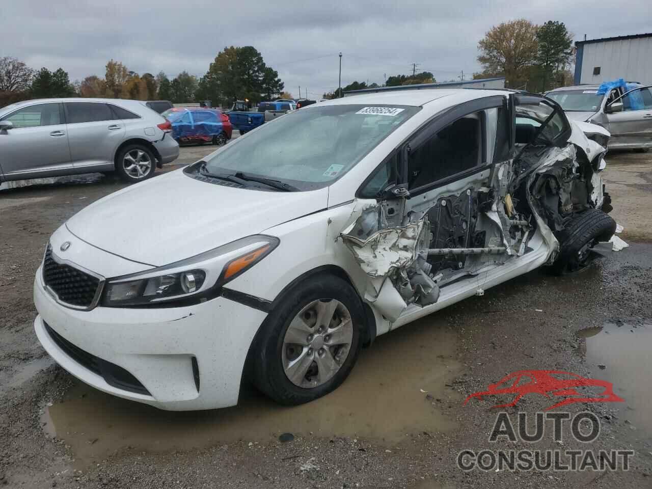 KIA FORTE 2018 - 3KPFK4A74JE228549