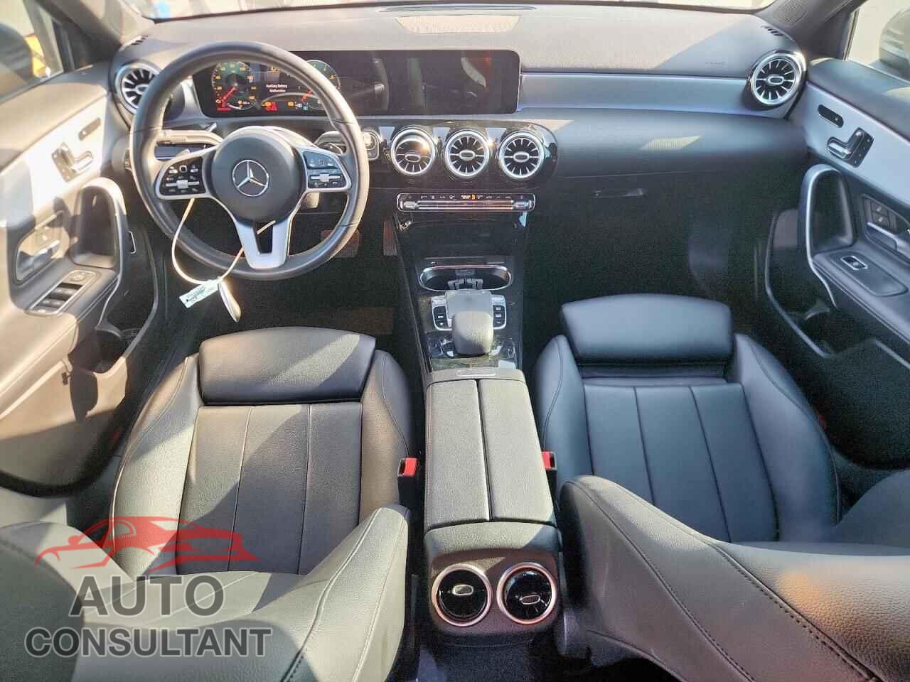 MERCEDES-BENZ A-CLASS 2019 - WDD3G4EB8KW021663