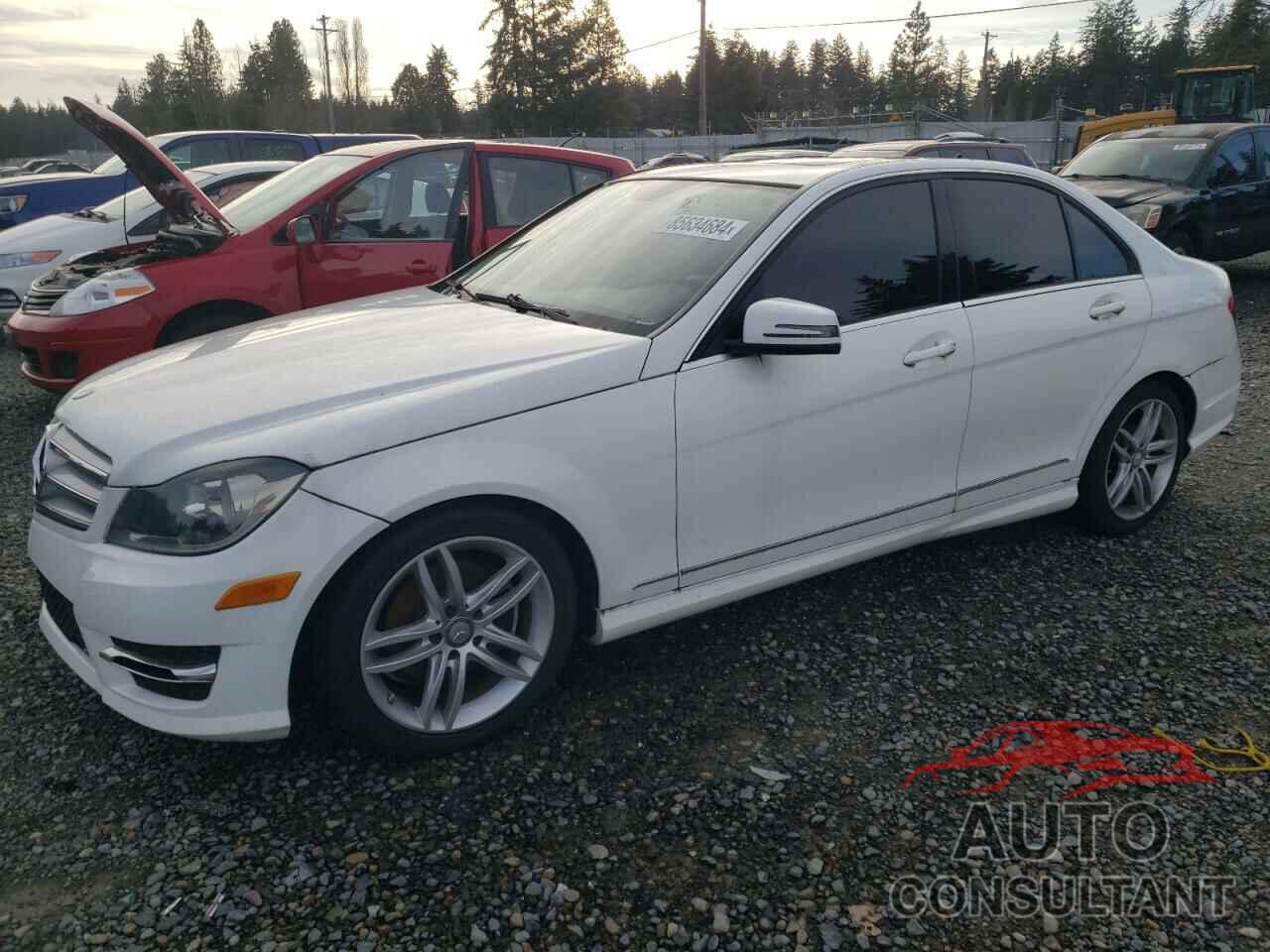 MERCEDES-BENZ C-CLASS 2013 - WDDGF4HB4DR267417