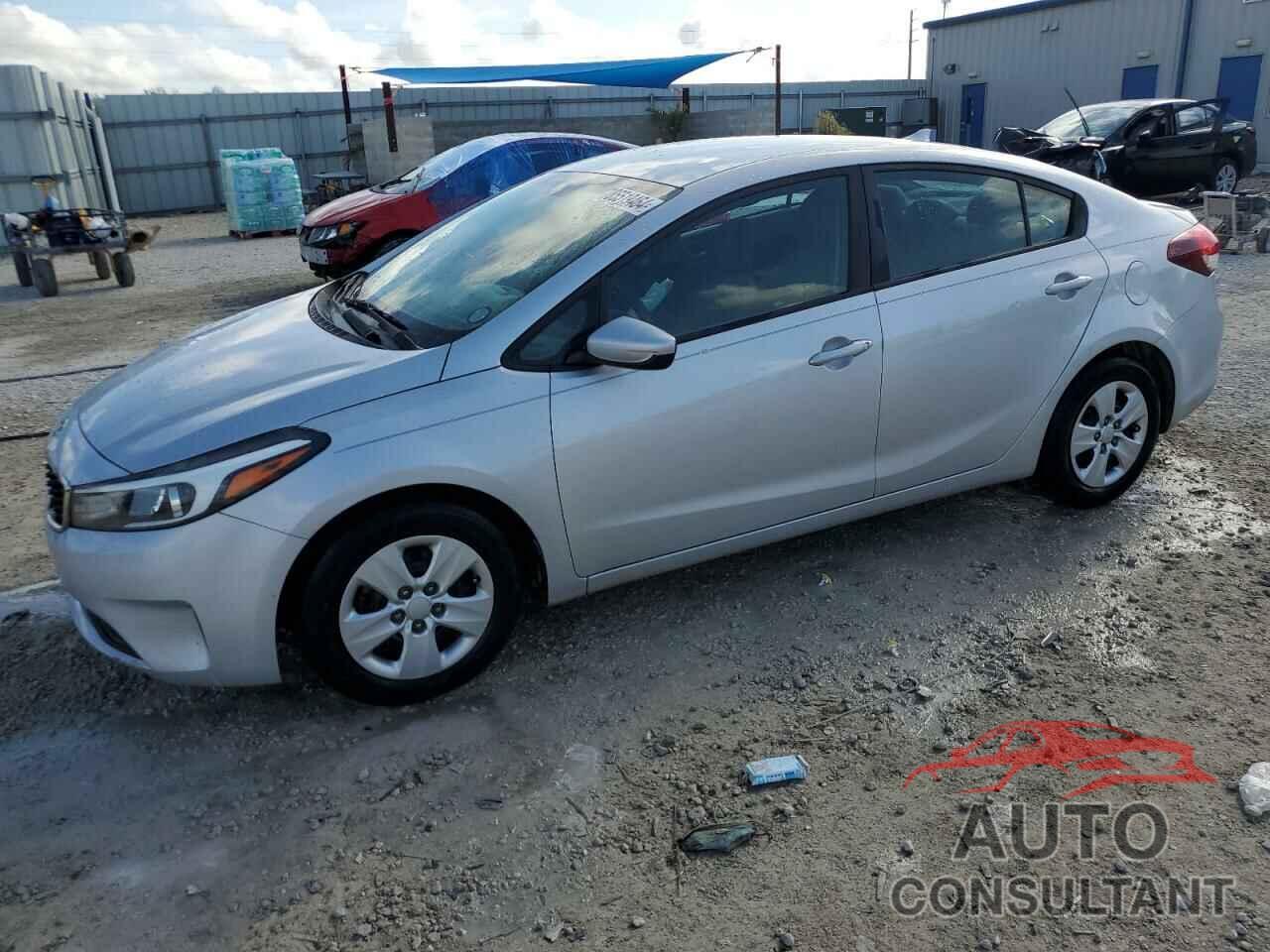 KIA FORTE 2018 - 3KPFK4A73JE240403