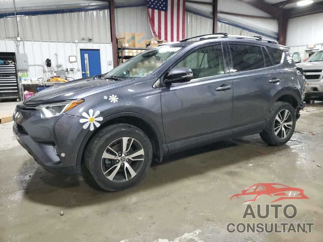 TOYOTA RAV4 2018 - JTMRFREV6JD246902