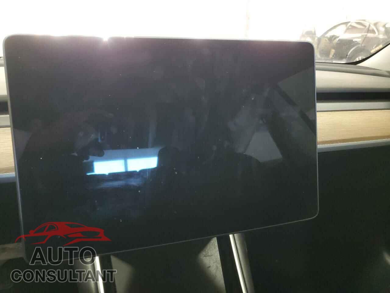 TESLA MODEL 3 2018 - 5YJ3E1EBXJF104237