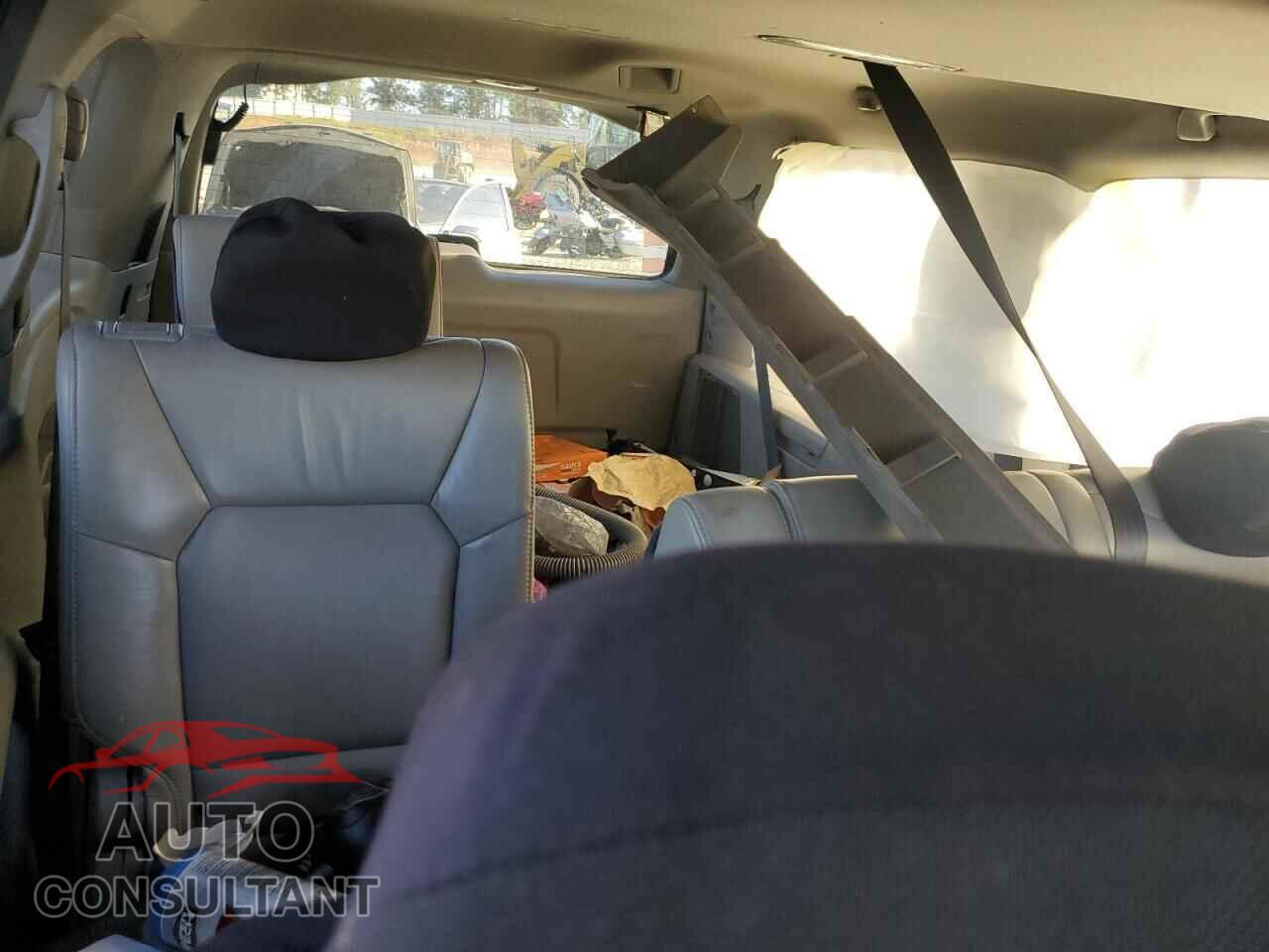 HONDA PILOT 2011 - 5FNYF3H59BB028368