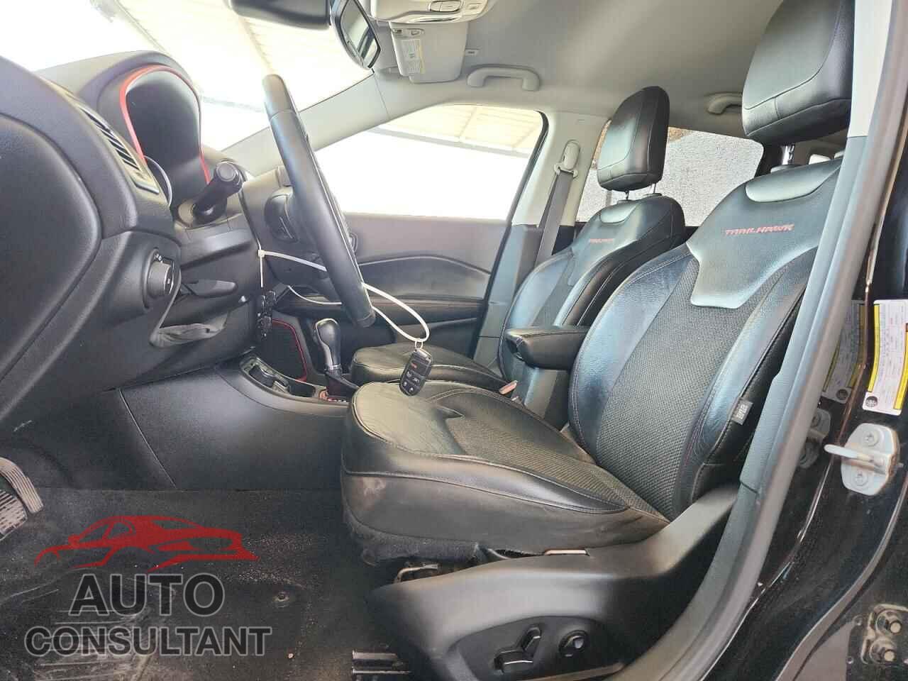 JEEP COMPASS 2018 - 3C4NJDDB2JT168930