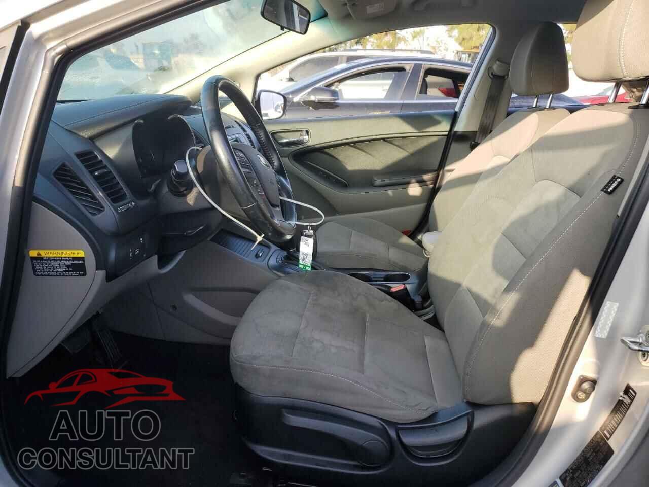 KIA FORTE 2015 - KNAFX5A84F5287763