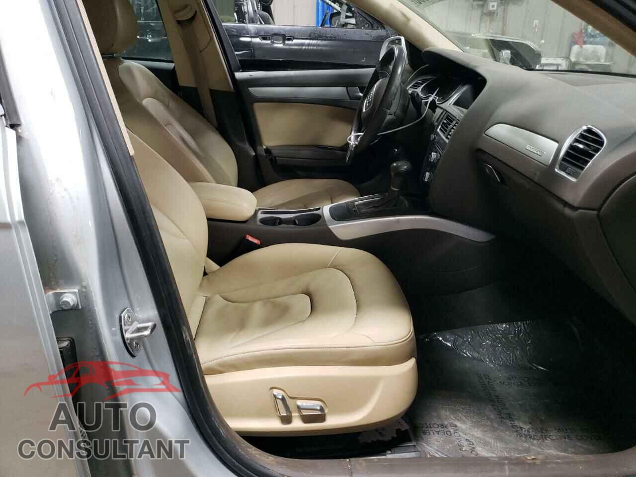 AUDI A4 2013 - WAUBFAFL0DA056385