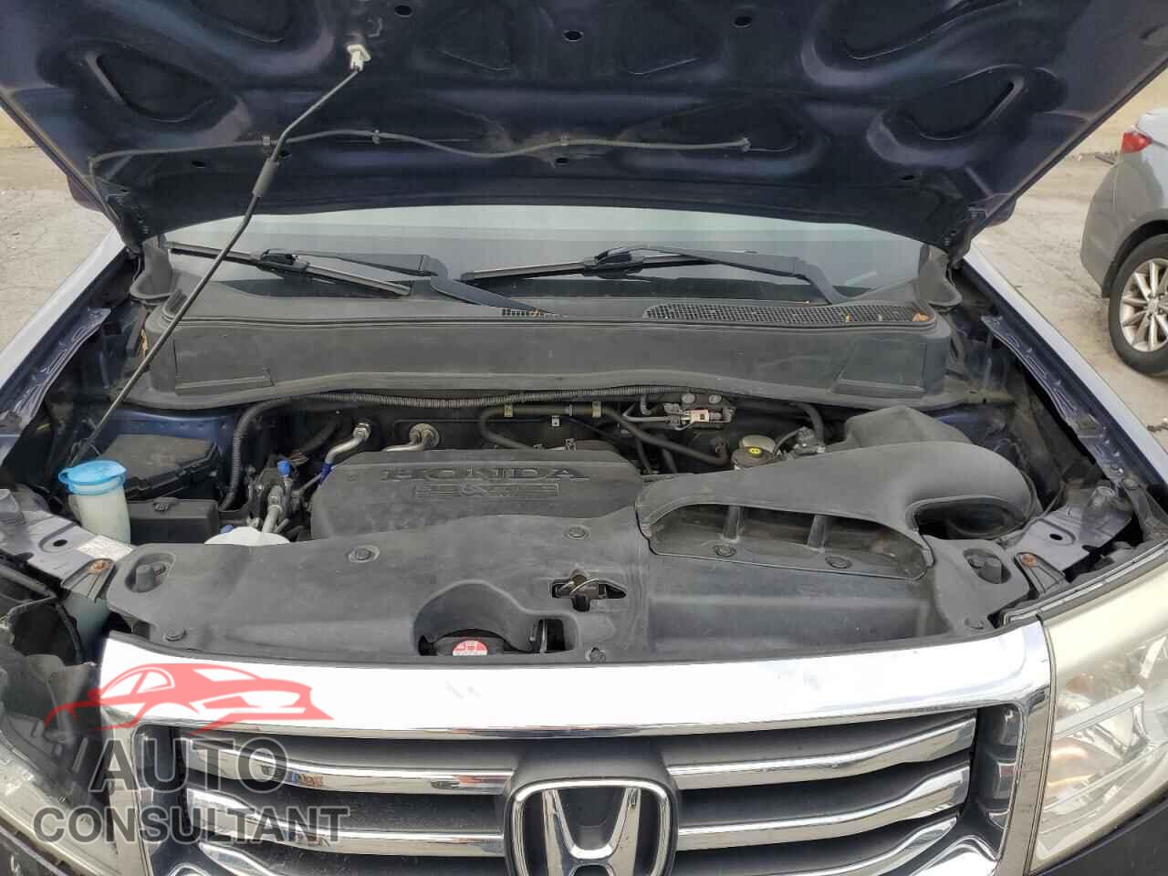 HONDA PILOT 2015 - 5FNYF4H92FB047357