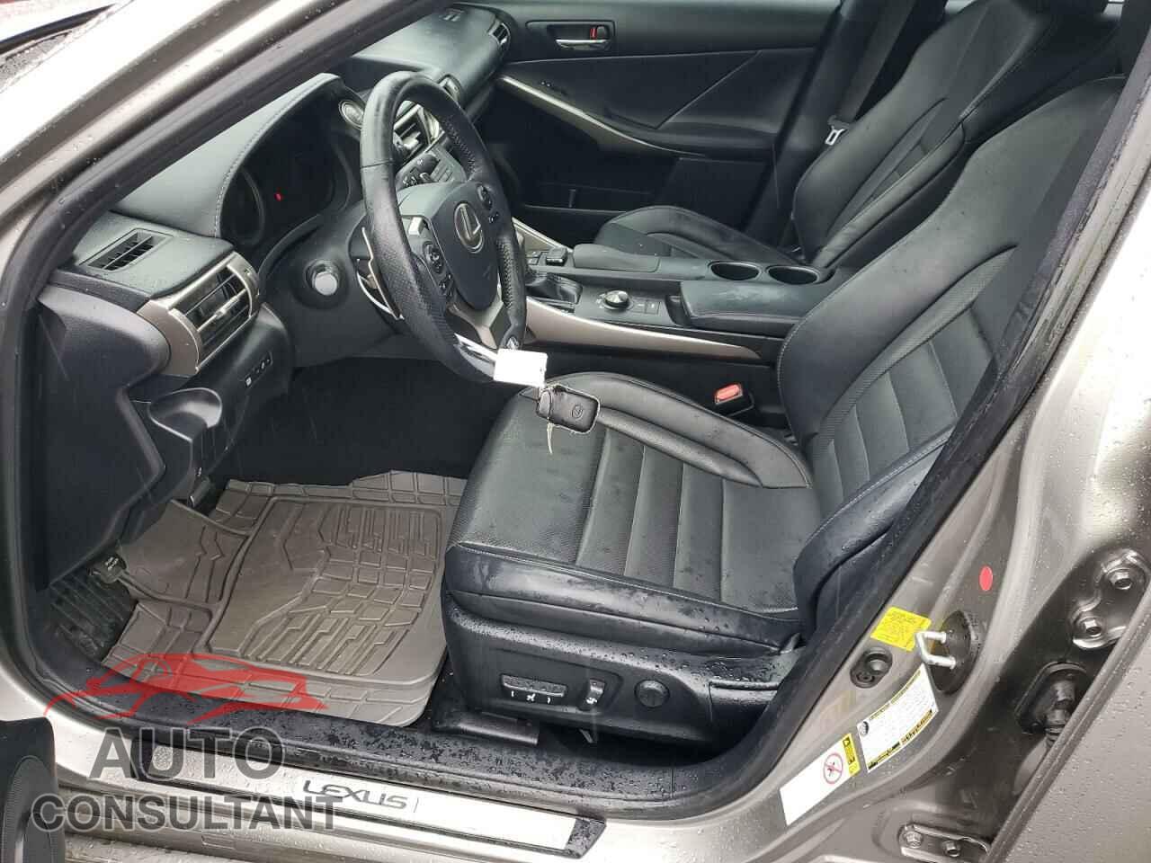 LEXUS IS 2015 - JTHBE1D26F5015639