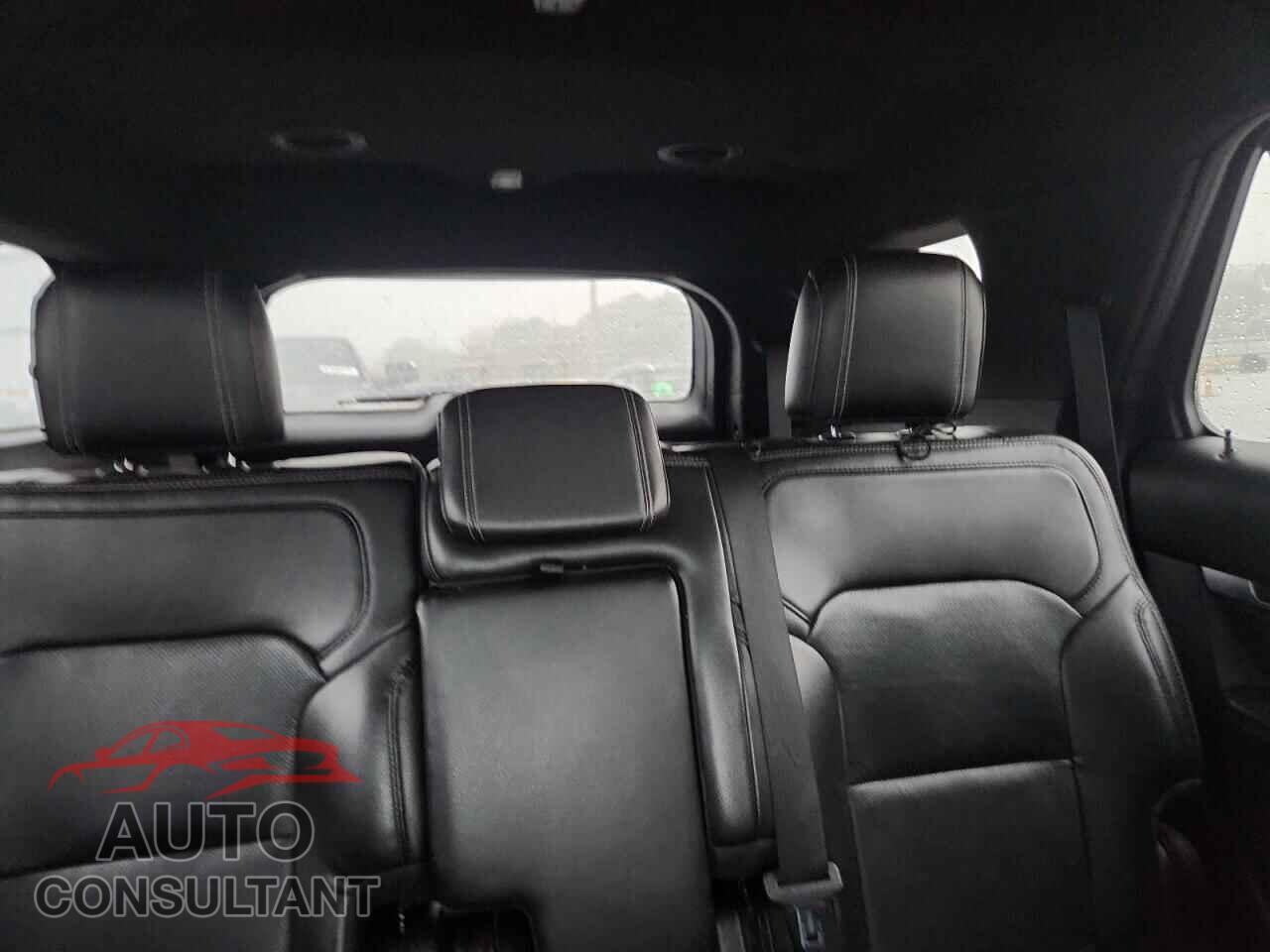 FORD EXPLORER 2018 - 1FM5K7F83JGA82252