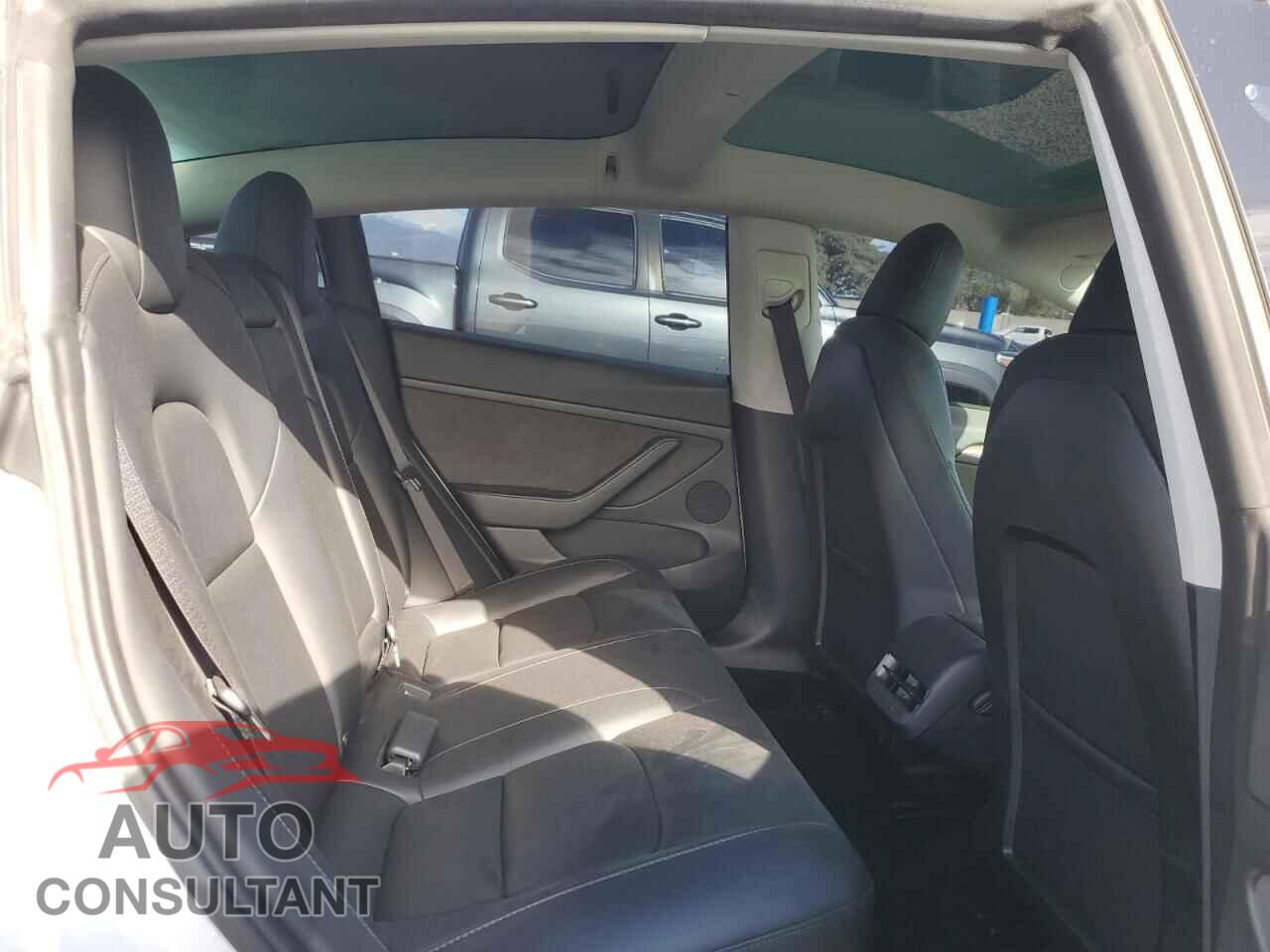 TESLA MODEL 3 2022 - 5YJ3E1EA8NF242176