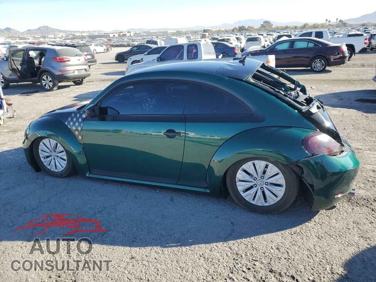 VOLKSWAGEN BEETLE 2017 - 3VWF17AT4HM624320