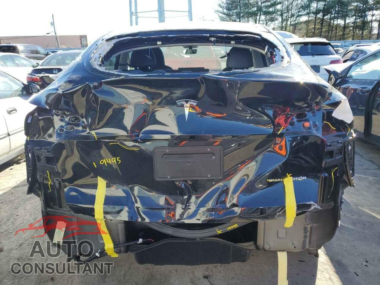 TESLA MODEL Y 2024 - 7SAYGAEE3RF004232