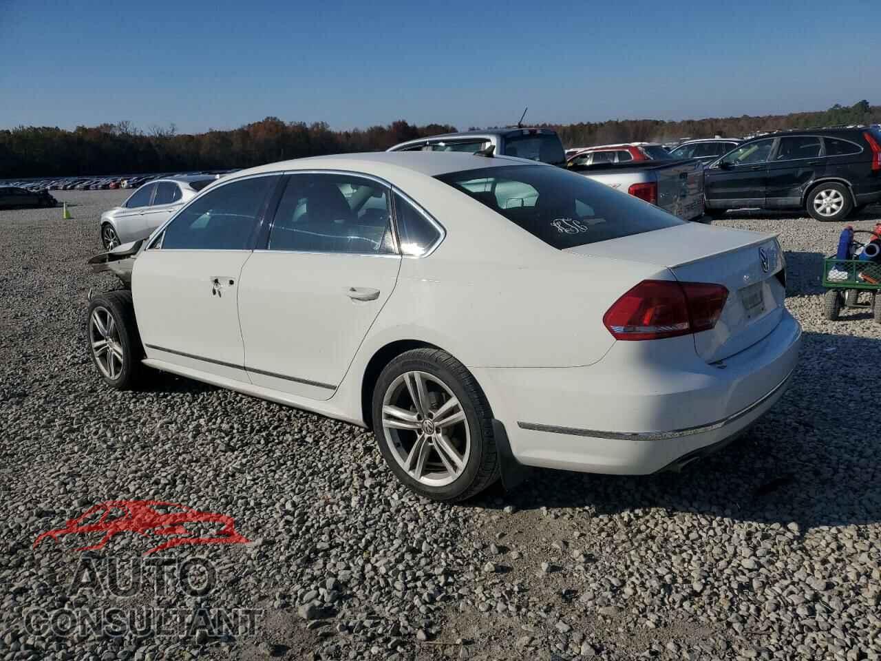 VOLKSWAGEN PASSAT 2015 - 1VWCV7A39FC035320