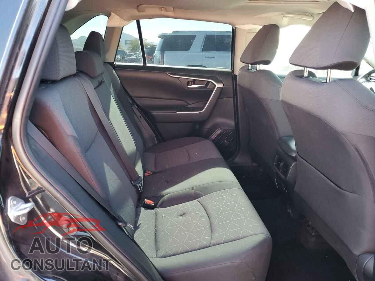 TOYOTA RAV4 2019 - JTMP1RFV5KD011784