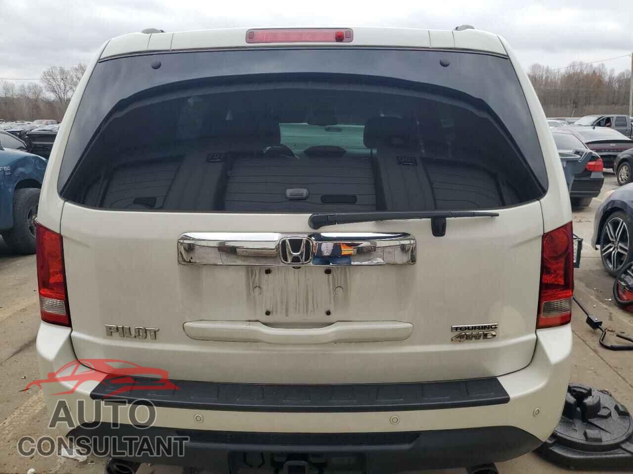 HONDA PILOT 2012 - 5FNYF4H9XCB010875