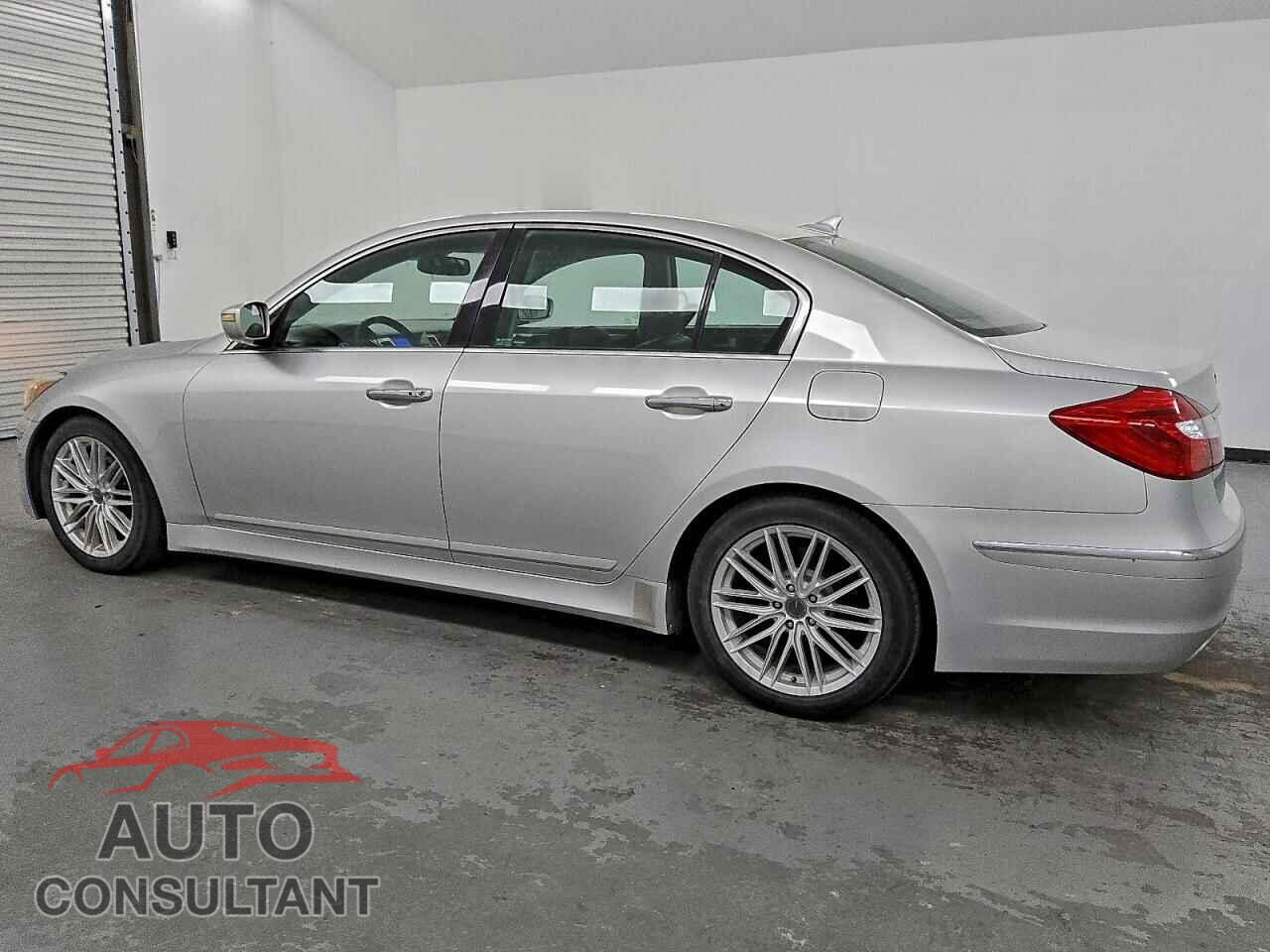 HYUNDAI GENESIS 2013 - KMHGC4DD3DU247534
