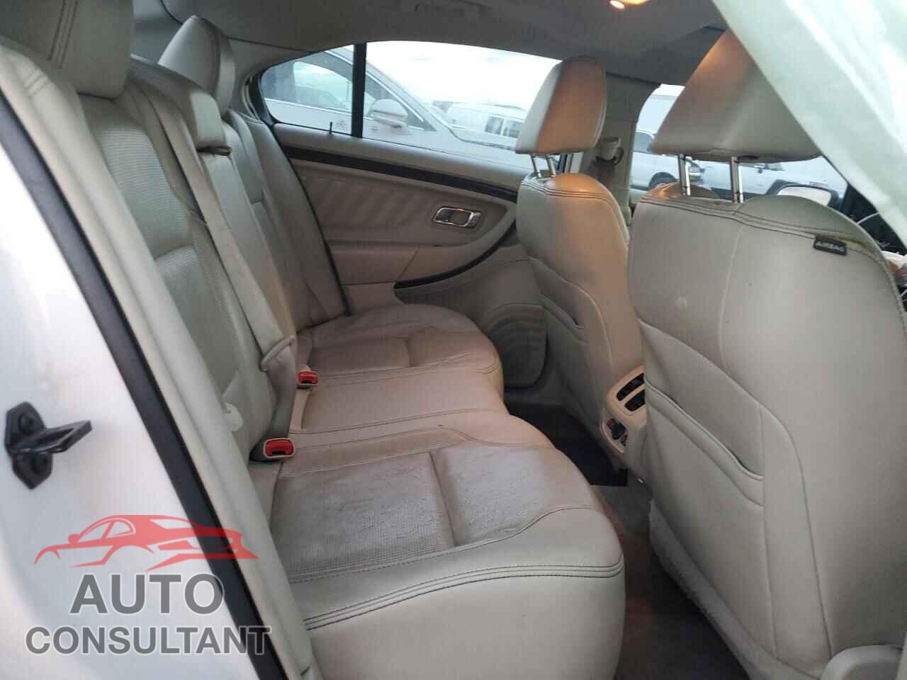 FORD TAURUS 2011 - 1FAHP2FW4BG163367