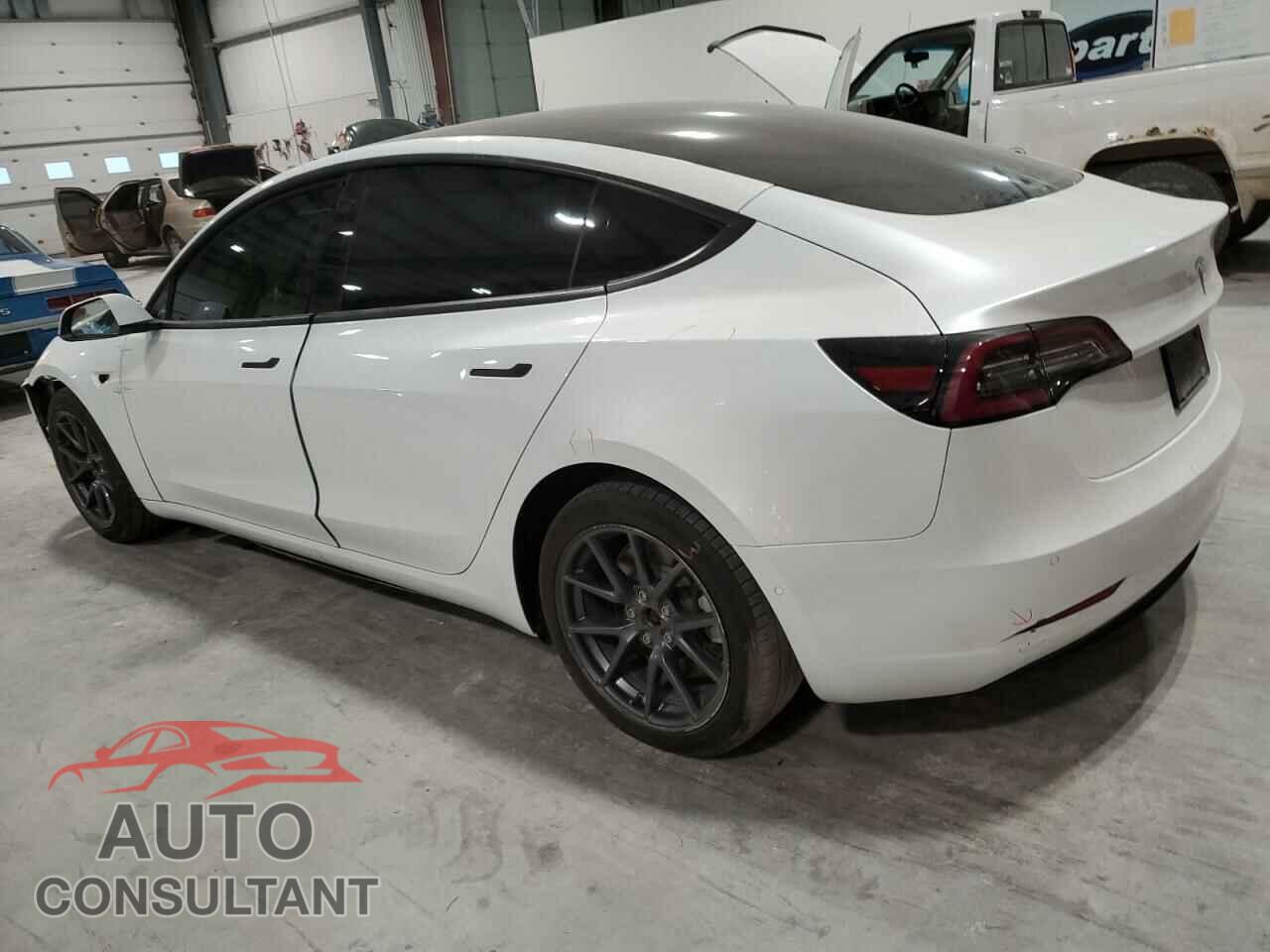 TESLA MODEL 3 2021 - 5YJ3E1EB2MF984211