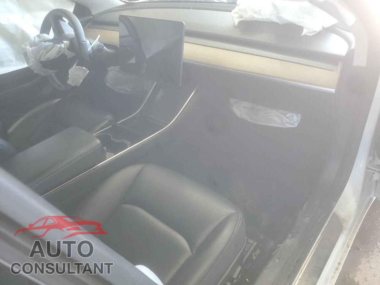 TESLA MODEL 3 2019 - 5YJ3E1EA5KF483883