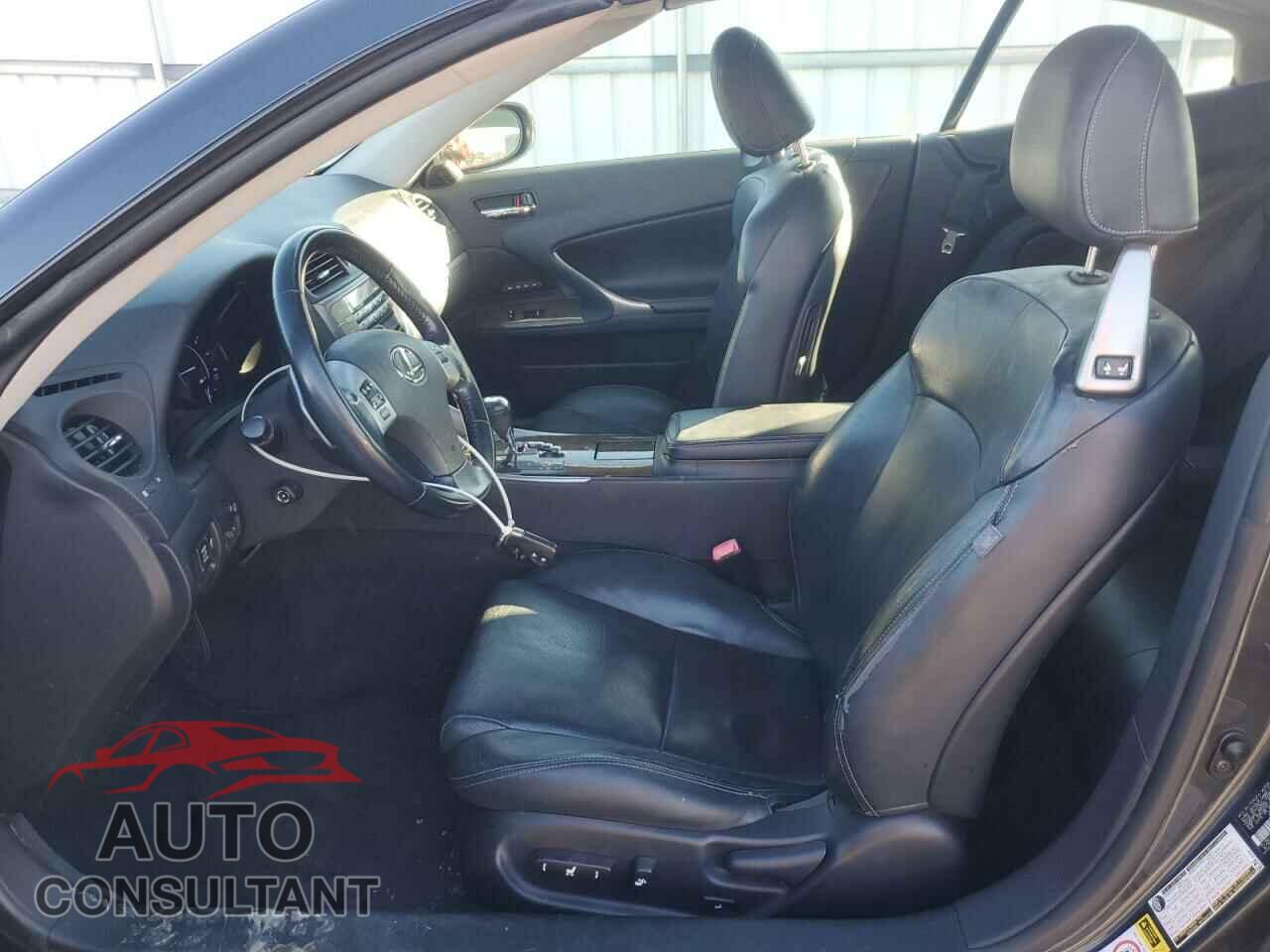 LEXUS IS 2011 - JTHFF2C25B2517320