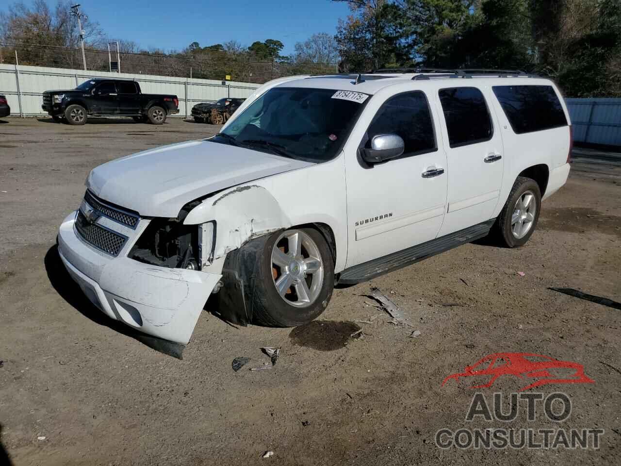 CHEVROLET SUBURBAN 2011 - 1GNSCJE01BR335269