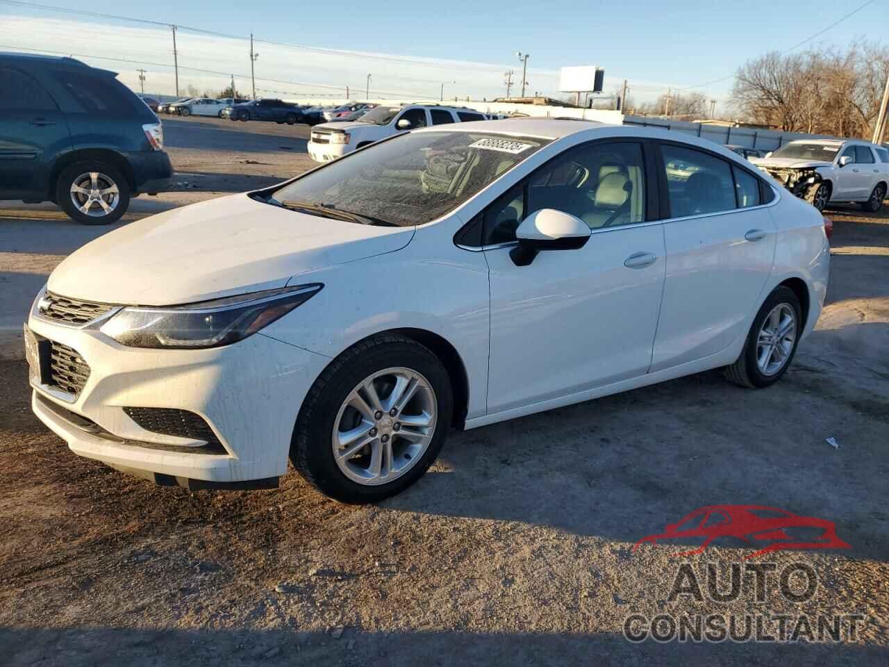 CHEVROLET CRUZE 2018 - 1G1BE5SM0J7192156