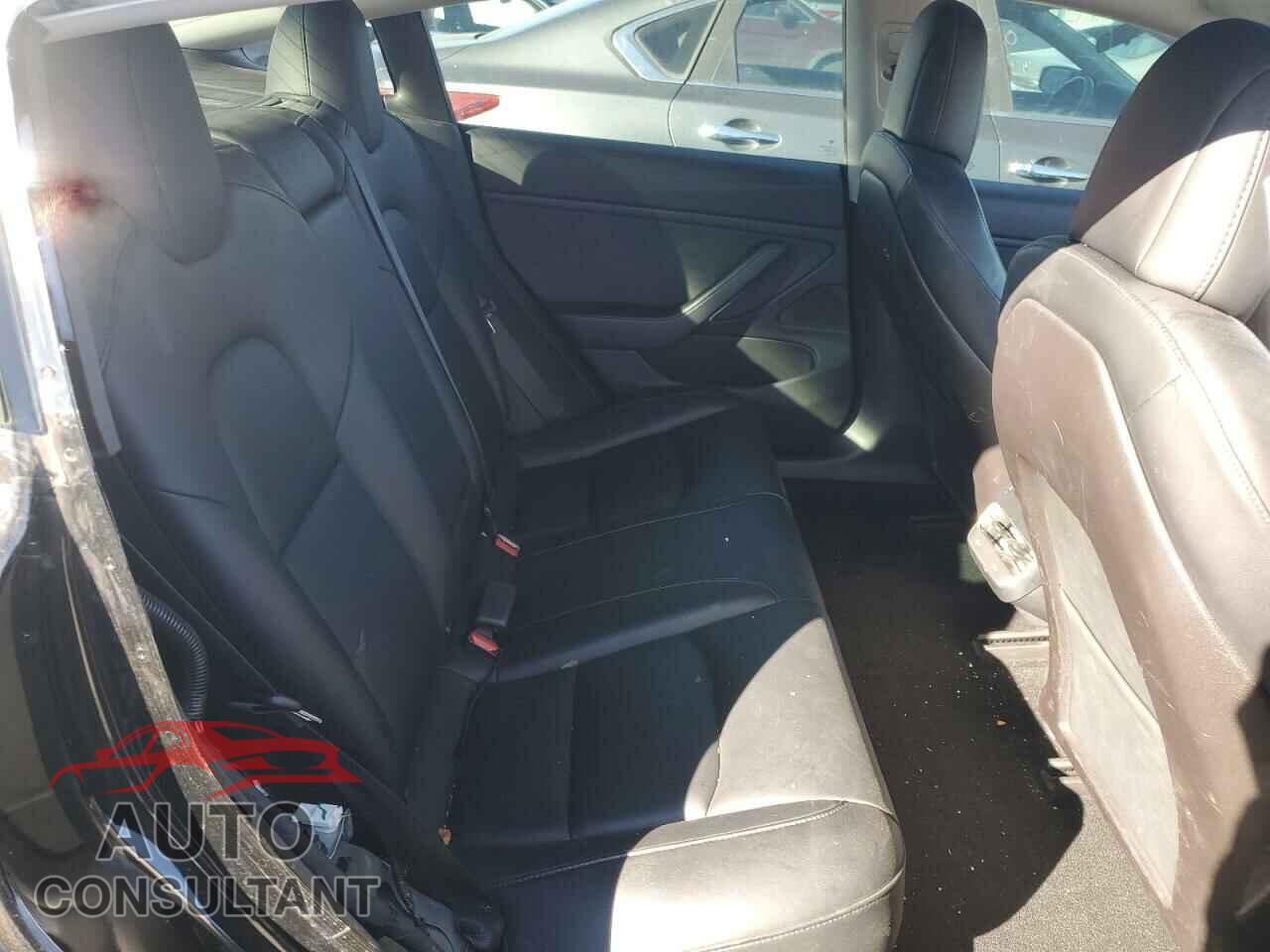 TESLA MODEL 3 2019 - 5YJ3E1EB2KF385127