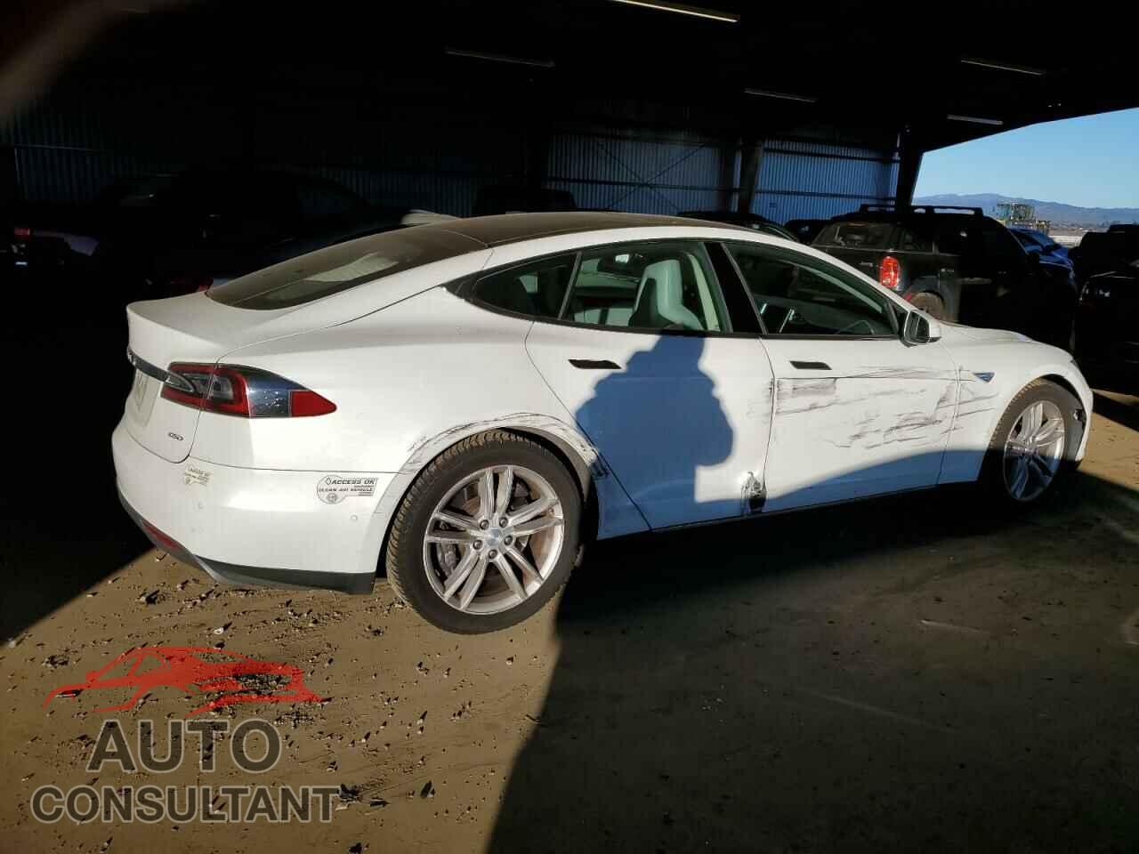 TESLA MODEL S 2015 - 5YJSA1E29FF107922