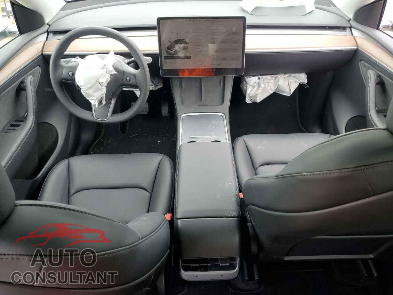 TESLA MODEL Y 2024 - 7SAYGDED4RF055537